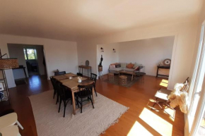 Spacious apartment 7min from the city!